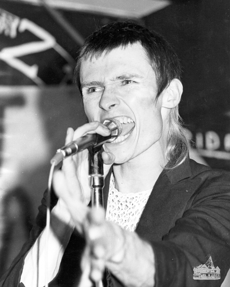 Eddie Maelov of Gloria Mundi