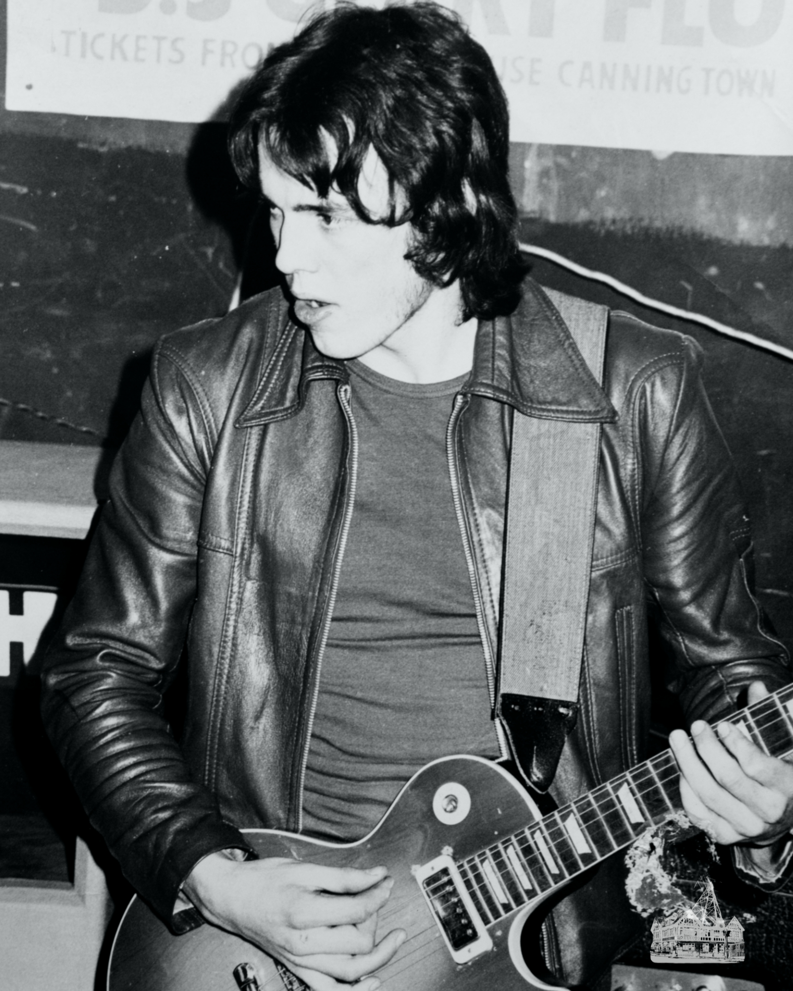 Unknown Guitarist at the Bridge