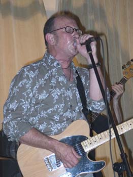 Chris Thompson at the Bridge House Reunion 2007
