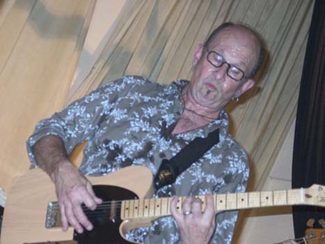 Chris Thompson at the Bridge House Reunion 2007