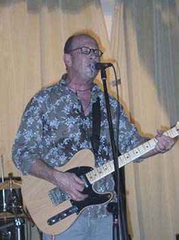 Chris Thompson at the Bridge House Reunion 2007